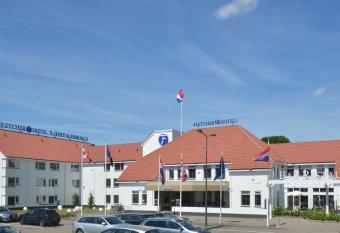 Fletcher Hotel-Restaurant    s-Hertogenbosch allows 18 year olds to book a room