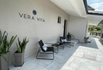 VERA VITA APARTMENTS has Balcony rooms