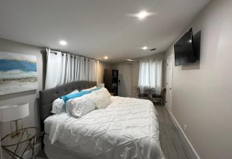 Modern Private Studio Margate has Balcony rooms