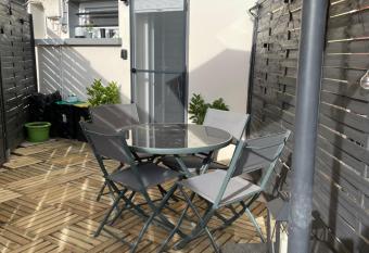 A l Abri du Temps has Balcony rooms