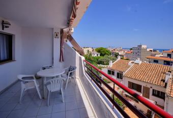 Rosymar Flat has Balcony rooms