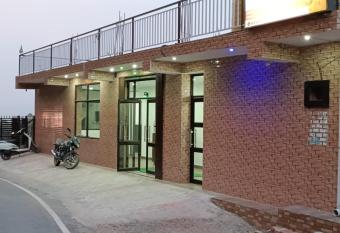 The Himalayan Hits Kasauli has Balcony rooms