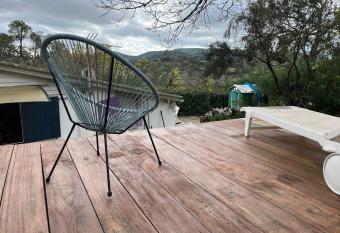 Chalet dans le vert has Balcony rooms