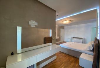 Reina Suite has rooms with a private hot tub