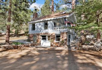 Pinglewood Cabin- Furnished Fawnskin Group Retreat allows 18 year olds to book a room