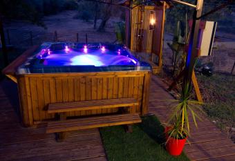 BellaTroun Chalet has Balcony rooms