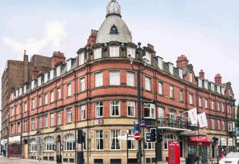 Mercure Doncaster Centre Danum Hotel allows 18 year olds to book a room