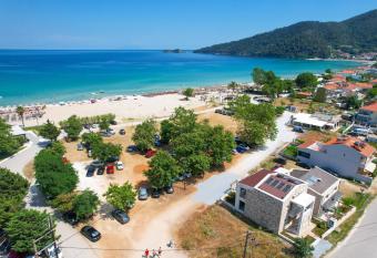 Brothers Studios has Balcony rooms