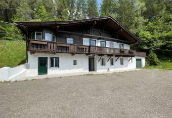 Villa Sonnenwinkl - Reith bei Seefeld has Balcony rooms