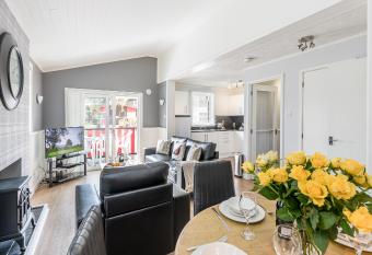 High Range Self-Catering Chalets allows 18 year olds to book a room