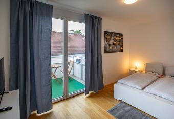 Modern Innsbruck Apartment I Free Parking has Balcony rooms