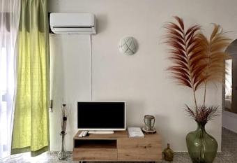 T1 Beach side apartment allows 18 year olds to book a room