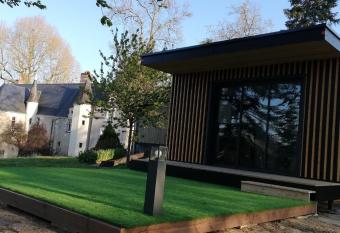 LODJ DE LA TOUCHE has Balcony rooms