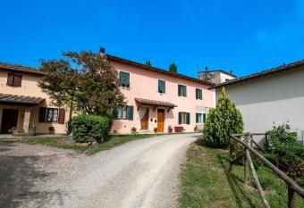 Casa vacanze Santa Maria has Balcony rooms