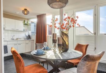 Enschede83 has Balcony rooms