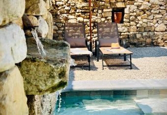 Maison Erica allows 18 year olds to book a room