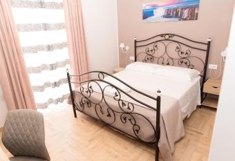 B&B Civicocento has Balcony rooms