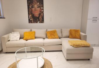 Duplex neuf 2 chambres HUY allows 18 year olds to book a room