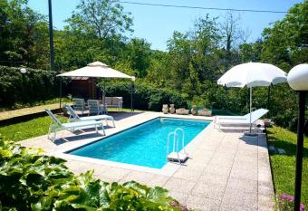 Alta Langa Suites has Balcony rooms