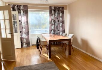 MYLLYPURO Spacious 2-bedroom apartment close to metro has Balcony rooms