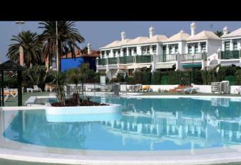 Dunaflor Verde allows 18 year olds to book a room