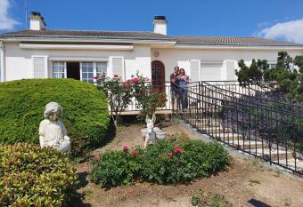 le chant des vagues allows 18 year olds to book a room