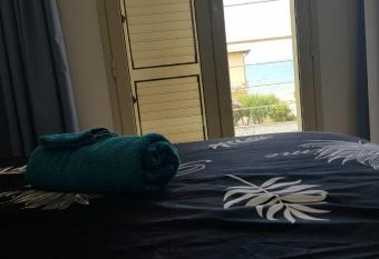 casa aquila 200mt dalla spiaggia has Balcony rooms