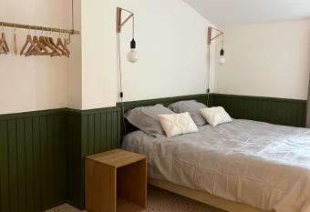 Maison Emile - Coeur du village - 8 personnes - Clim - Superbe literie has Balcony rooms