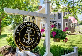 1670 Farmhouse near beach with hot tub & sauna has rooms with a private hot tub