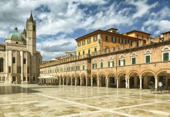 Lilli s Home allows 18 year olds to book a room