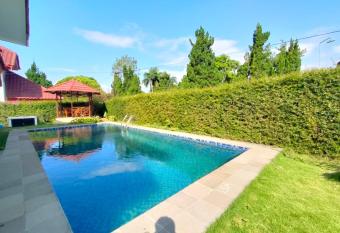 Villa Bougenvile M1 has Balcony rooms