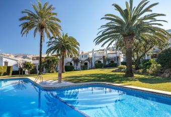 Bungalow Los Almendros has Balcony rooms