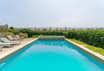 Mas du Petit Duc has Balcony rooms