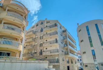 Przno Pearl Residence has Balcony rooms