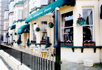 Ilfracombe House Hotel - near Cliffs Pavilion allows 18 year olds to book a room