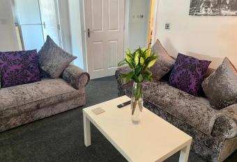 Sedgefield luxury Apartments. allows 18 year olds to book a room