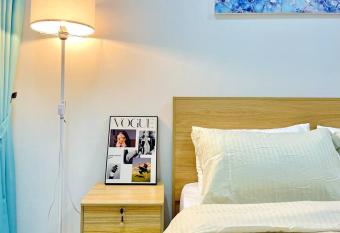 Alanis Suite with NETFLIX @ KLIA Sepang has Balcony rooms