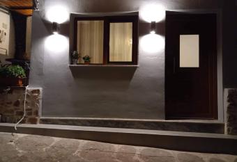 Rafailia s House has Balcony rooms