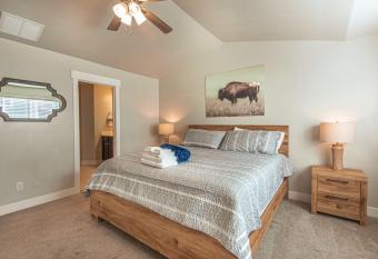 Spacious 4BR Home Near SLC and Provo with WD and Gym Access allows 18 year olds to book a room