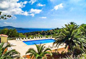 Mono Le Lecce 25 b has Balcony rooms