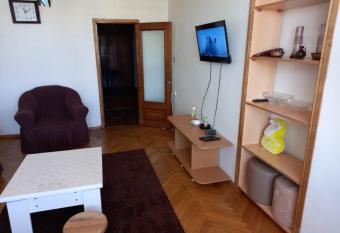 kvartira has rooms with a private hot tub