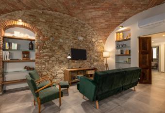 Casa Masoni allows 18 year olds to book a room