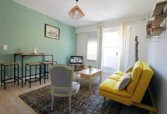 Appartement Cath  drale St Front allows 18 year olds to book a room