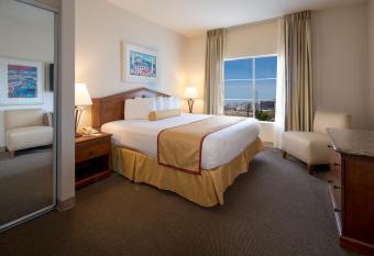 Suites at Club De Soleil Las Vegas has rooms with a private hot tub