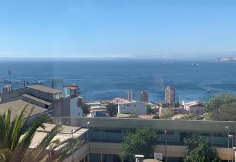 Departamento de Lina allows 18 year olds to book a room