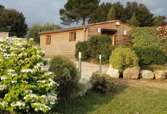 Chalet de charme climatis   sur la route du Ventoux has Balcony rooms