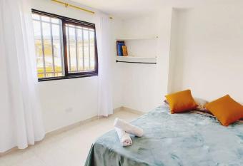 Apto cerca al malec  n de Guatap   allows 18 year olds to book a room