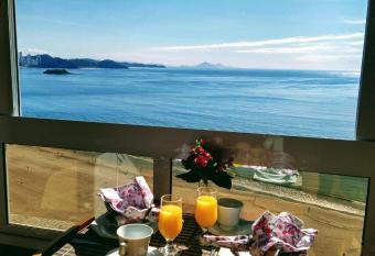 Apartamento Noblesse has rooms with a private hot tub