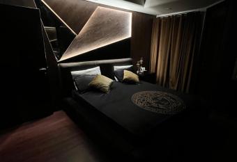 Premium luxury Oaks has Balcony rooms