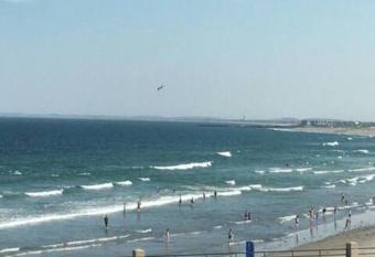 Jonathan's Ocean Front Studio Suites Hampton Beach! has Balcony rooms